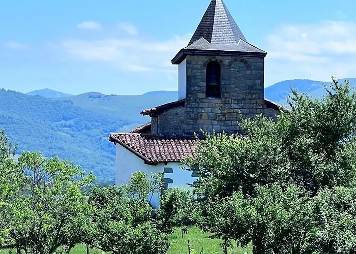 Maison Biscaya, 2-4 Pers Saint-jean-pied-de-port * Caro (Pyrenees-Atlantiques)